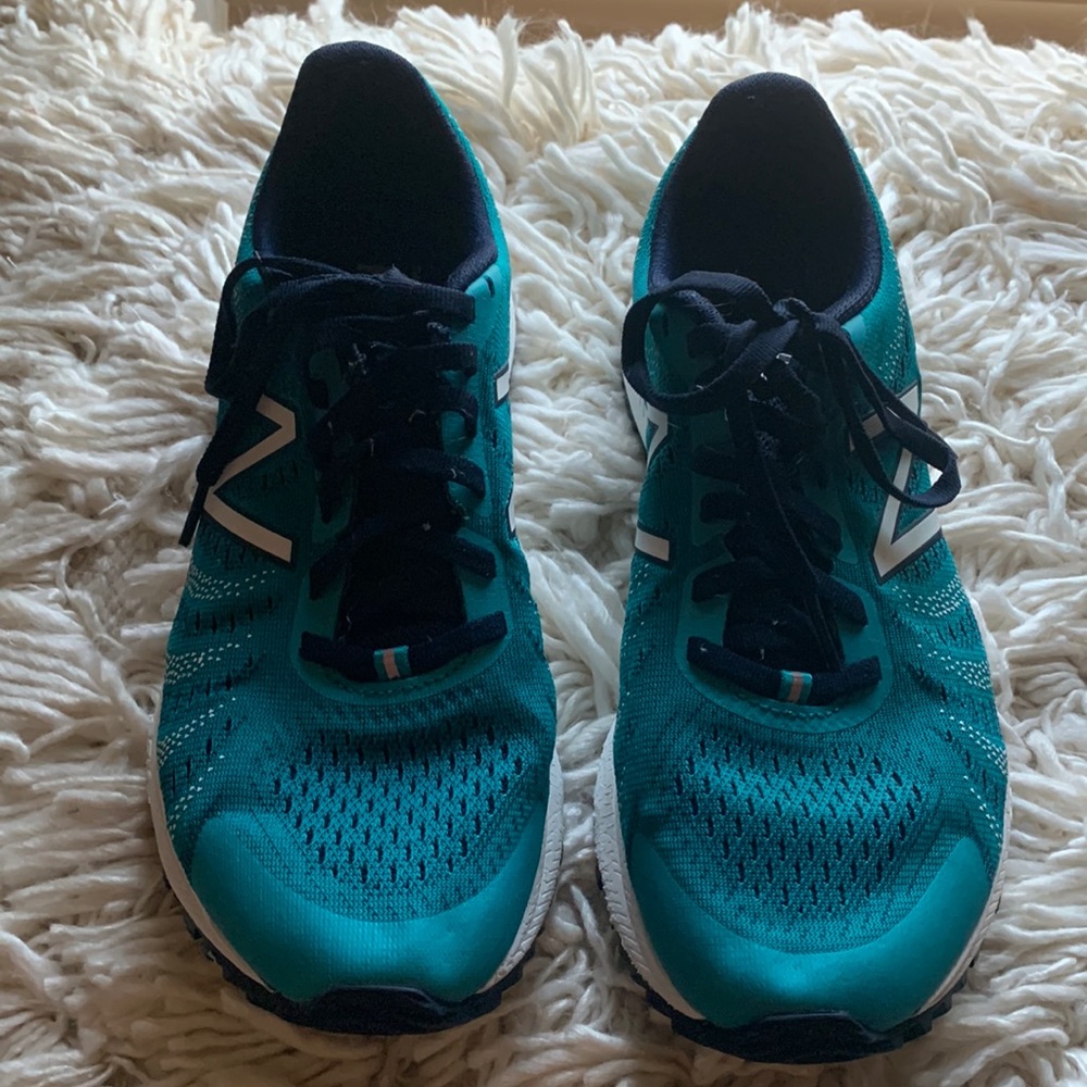 Women’s Nee Balance Fuel Core shoe in 8.5
